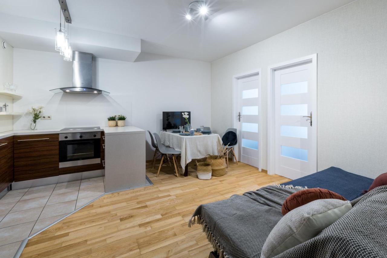 Friendhouse Apartments Angel City Cracovia Esterno foto